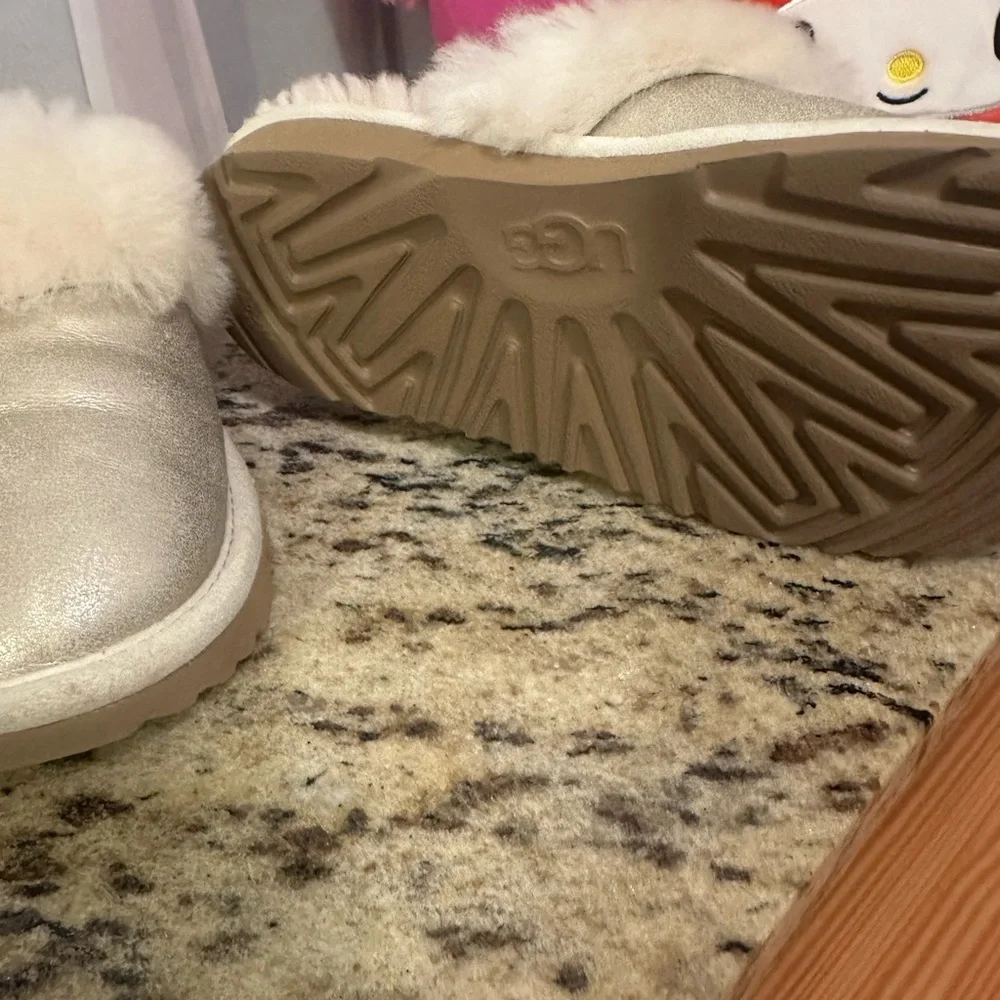 UGG Kids’ Cozy‎ II Metallic Shearling Lined Slides In Gold